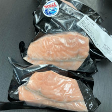 挪威三文魚柳（腩位）{本產品用新鮮三文魚製作}（煮食用）